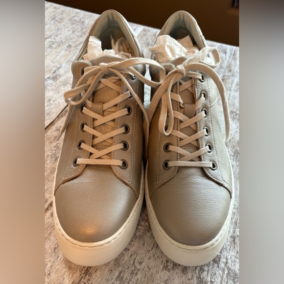 NEW w/Tags Fly London Delf Silver/Gray Leather Platform Wedge Sneaker Women 10.5 - Picture 2 of 12